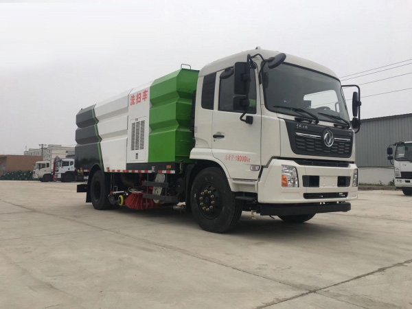 東風(fēng)天錦洗掃車(chē)