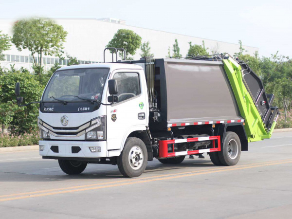 東風小多利卡6方壓縮式垃圾車